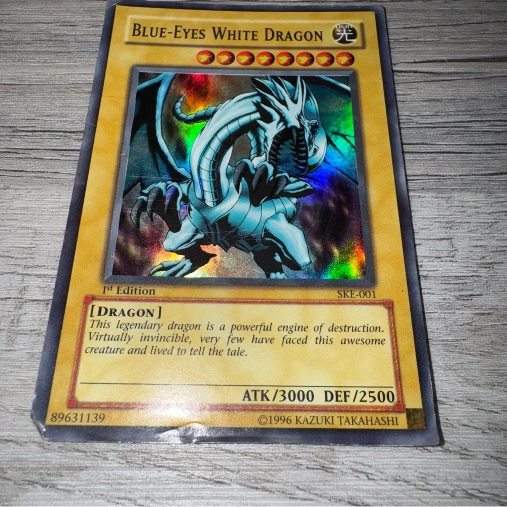 YuGiOh - Blue Eyes White Dragon - SKE-001 - 1st Edition - Holo Super Rare HP